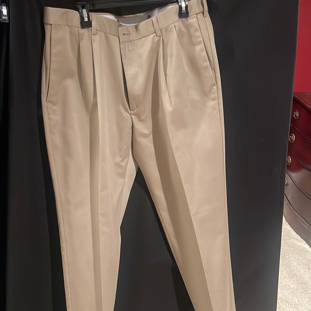 Haggar Men's Classic Khaki Pleated Chinos